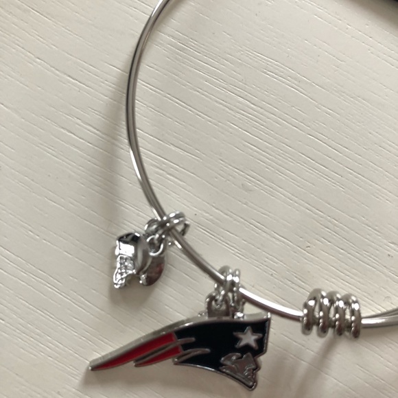 BOGO! NWT! Patriots charm bracelet - Picture 2 of 3